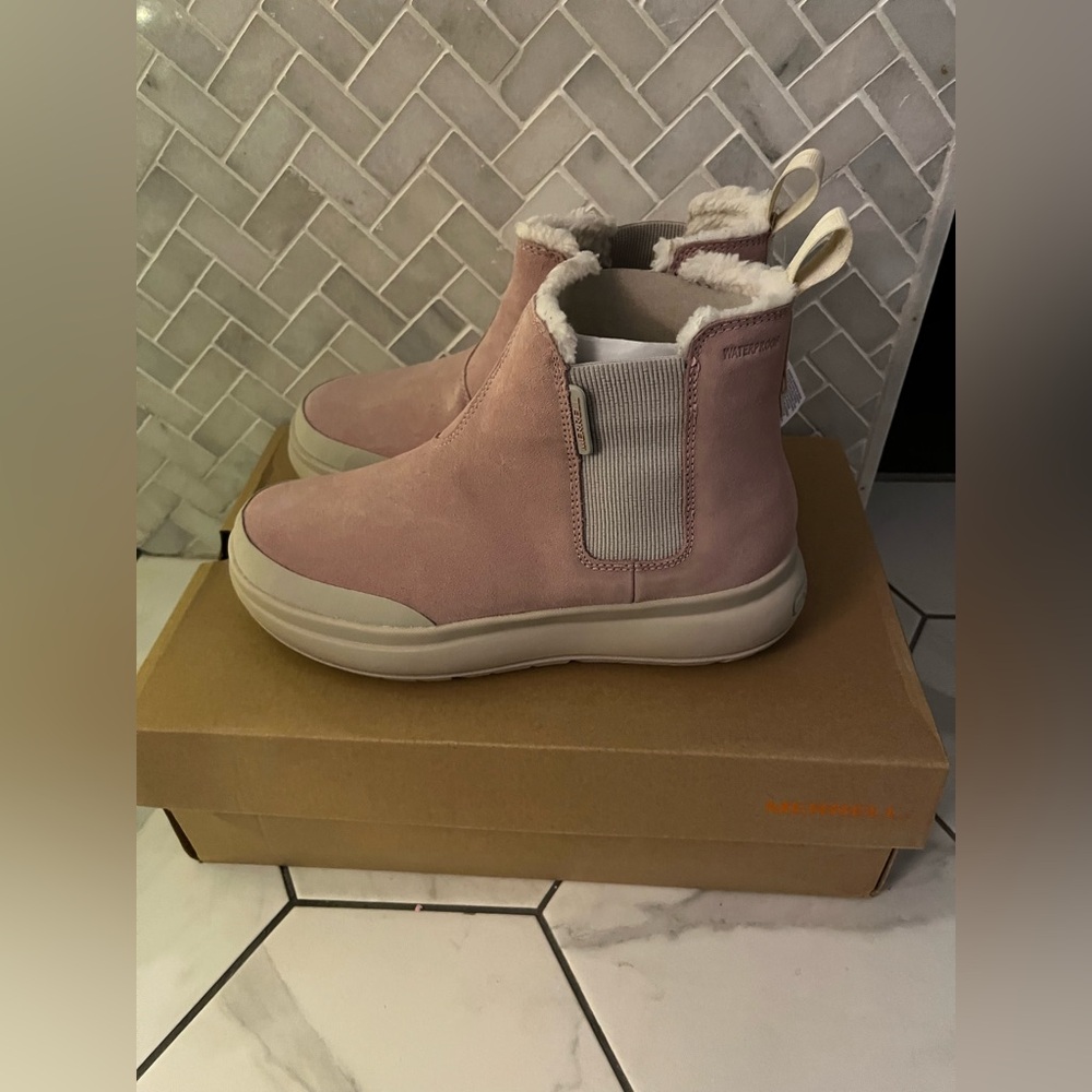 Pink Suede Merrell pull on Boots